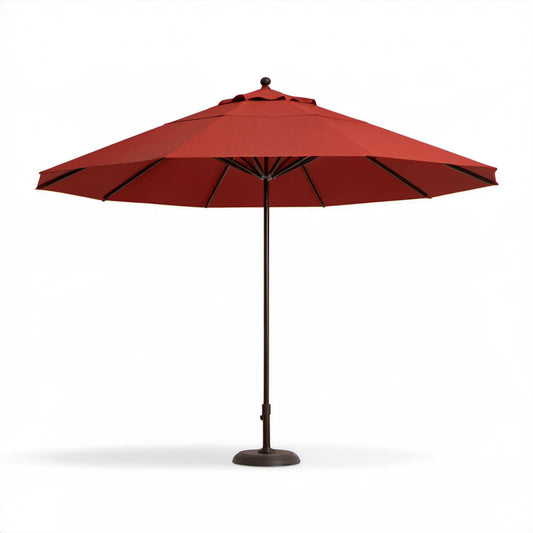 Bordowy okrągły parasol ogrodowy 300 cm z podwójnym daszkiem, stalowym stelażem i podstawą